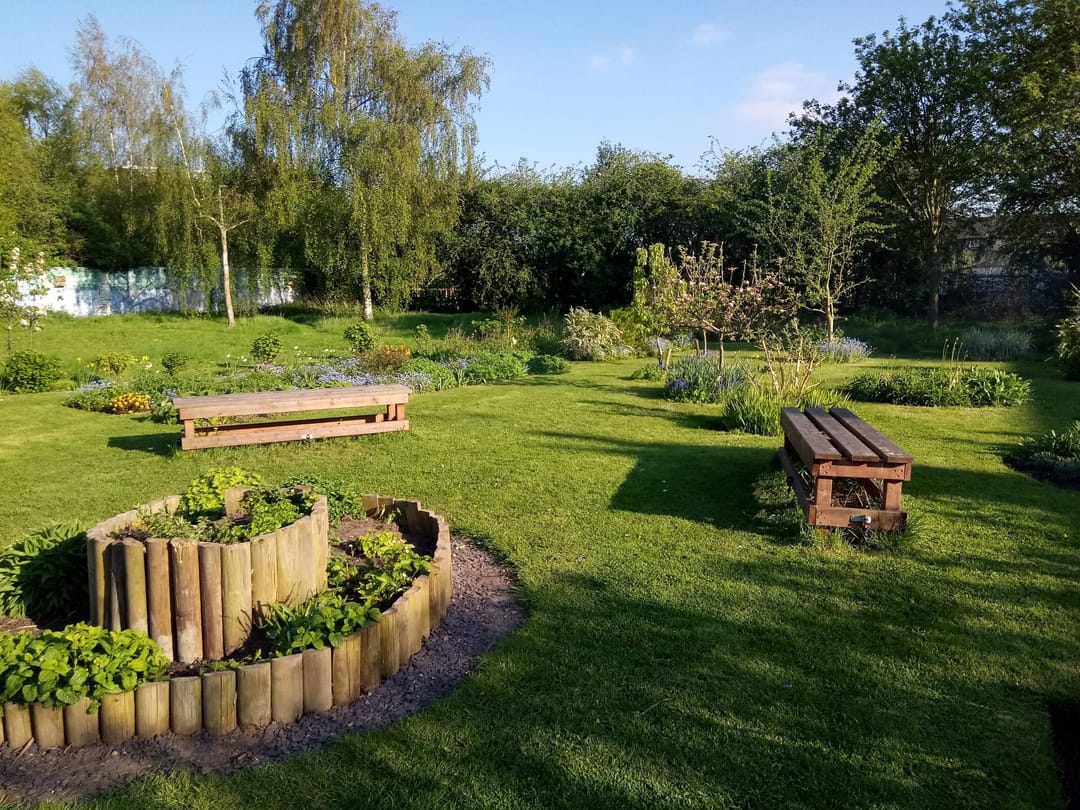 Glen Gardens - image 1