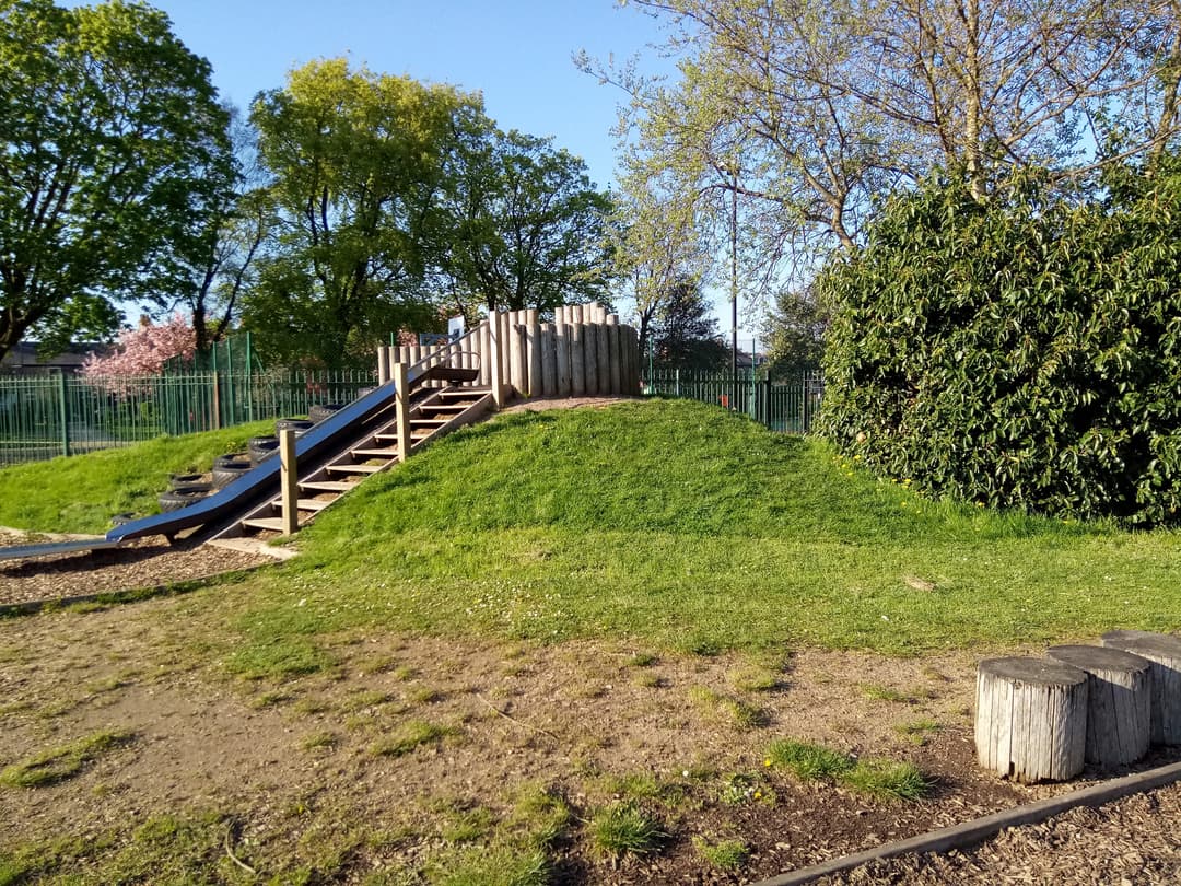 Glen Gardens - image 1